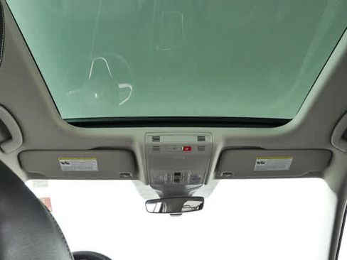 Used 2024 Volkswagen Jetta SE w/ Panoramic Sunroof Package FWD image 10
