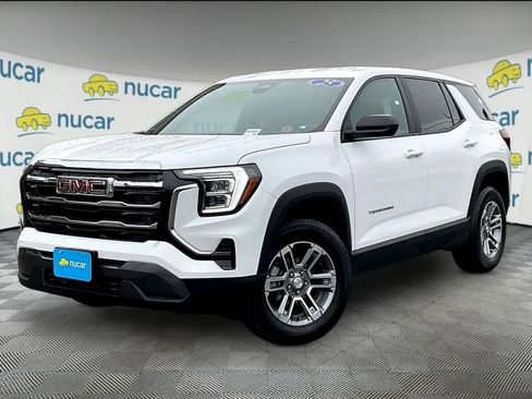 Used 2025 GMC Terrain Elevation image 3