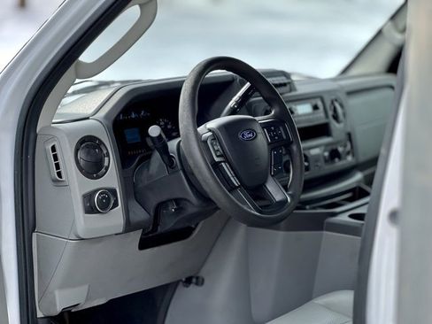 Used 2021 Ford E-350 and Econoline 350 Super Duty w/ Power Windows & Locks Group image 11