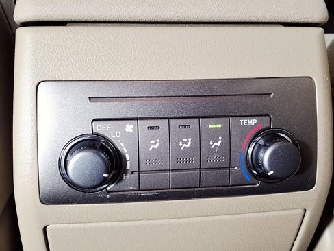 Used 2012 Toyota Highlander 4WD w/ Tech Pkg image 12