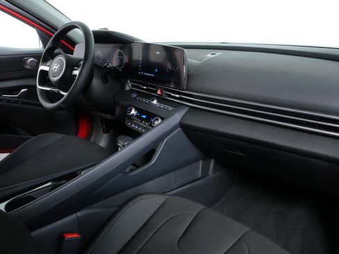 Certified 2023 Hyundai Elantra SEL w/ Convenience Package image 19