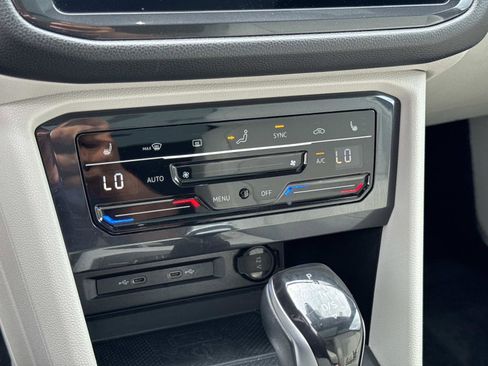 Certified 2023 Volkswagen Tiguan SE R-Line FWD image 23