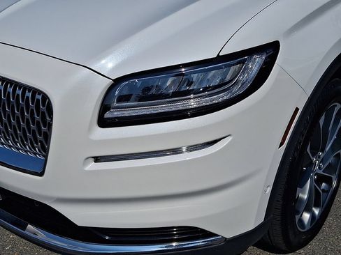 Used 2022 Lincoln Nautilus Reserve w/ Equipment Group 201A AWD/4WD image 9