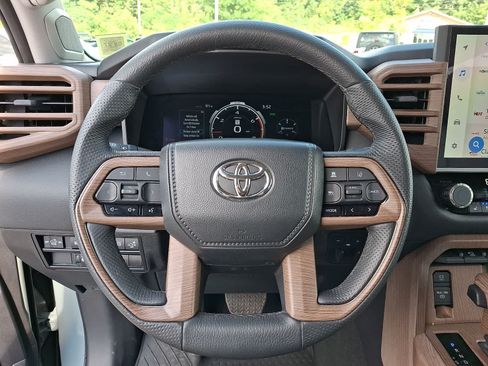 Used 2024 Toyota Tundra Limited AWD/4WD image 22