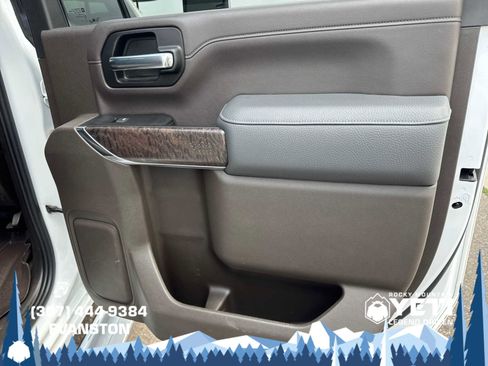 Used 2022 GMC Sierra 2500 Denali w/ Denali Ultimate Package image 18