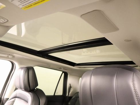 New 2025 Lincoln Navigator Reserve image 16