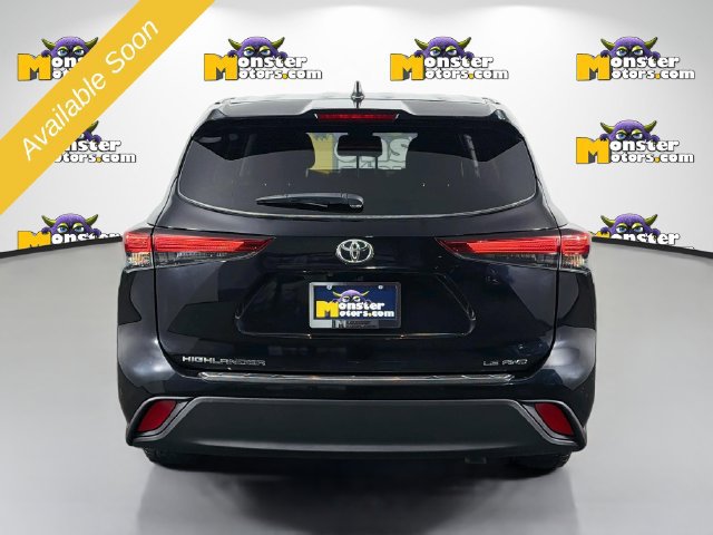 Used 2023 Toyota Highlander LE AWD/4WD image 6