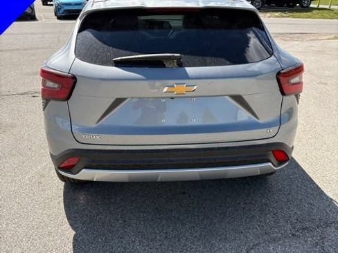New 2026 Chevrolet Trax LT w/ Driver Confidence Package FWD image 4