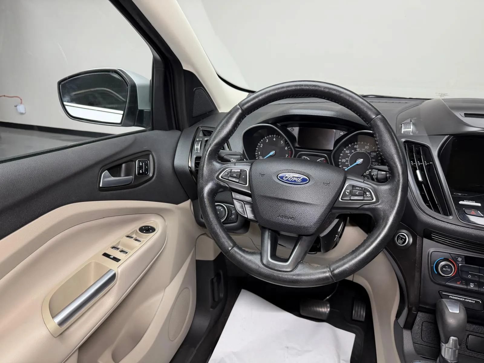 Used 2017 Ford Escape Titanium FWD image 22