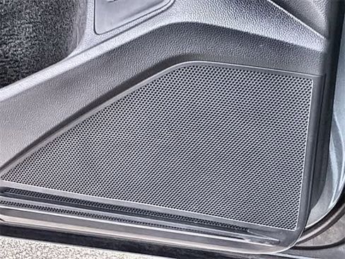 Used 2024 Volkswagen Tiguan SEL R-Line image 33