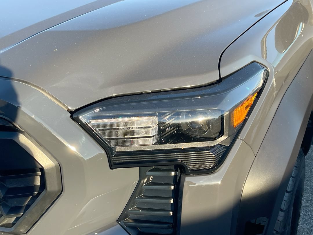 Certified 2026 Toyota Tacoma TRD Off-Road AWD/4WD image 20