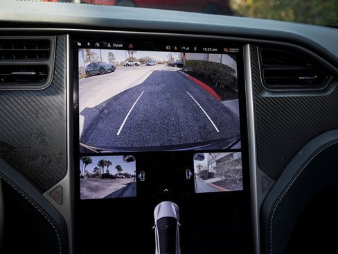 Used 2020 Tesla Model S Performance image 19