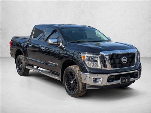 Used 2018 Nissan Titan SL AWD/4WD image 3