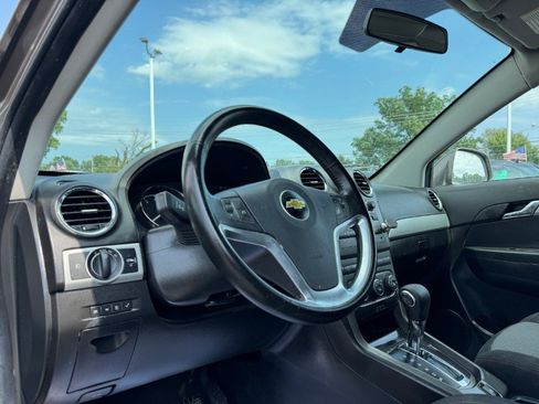 Used 2012 Chevrolet Captiva Sport LT FWD image 14