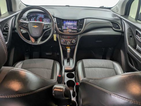 Used 2021 Chevrolet Trax LT AWD/4WD image 15