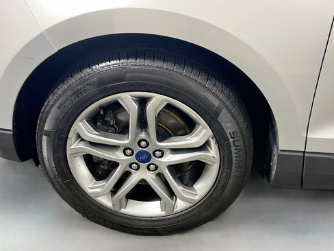 Used 2016 Ford Edge Titanium w/ Technology Package image 13