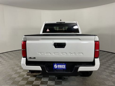 Used 2025 Toyota Tacoma 4x4 Double Cab image 7