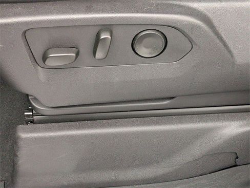 Used 2024 GMC Sierra 1500 SLT image 13