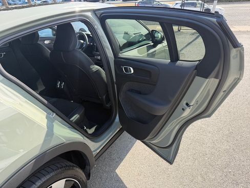 Used 2023 Volvo C40 P8 Recharge Ultimate AWD/4WD image 39