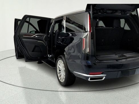 Certified 2023 Cadillac Escalade Premium Luxury AWD/4WD image 11