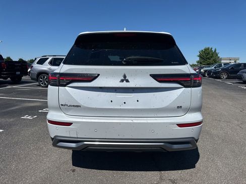 Used 2025 Mitsubishi Outlander AWD image 8