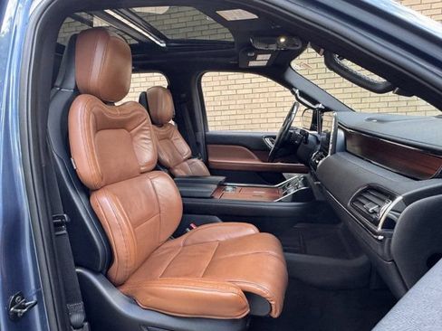 Used 2020 Lincoln Navigator L Reserve w/ Luxury Package AWD/4WD image 6