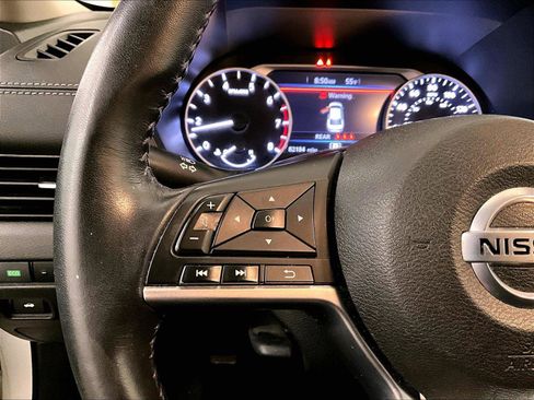 Used 2021 Nissan Sentra SV FWD image 17