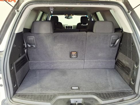 Used 2009 GMC Acadia SLE FWD image 8