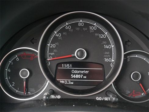 Used 2019 Volkswagen Beetle 2.0T SE image 32