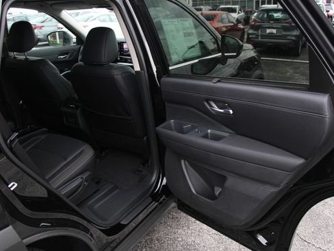 Certified 2026 Nissan Pathfinder SL w/ SL Premium Package AWD/4WD image 30