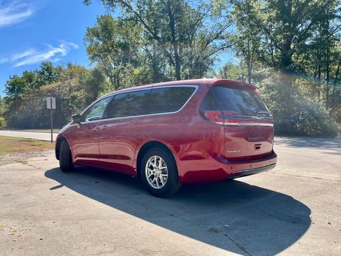 New 2026 Chrysler Pacifica Select image 7