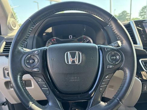 Used 2017 Honda Pilot Touring image 20