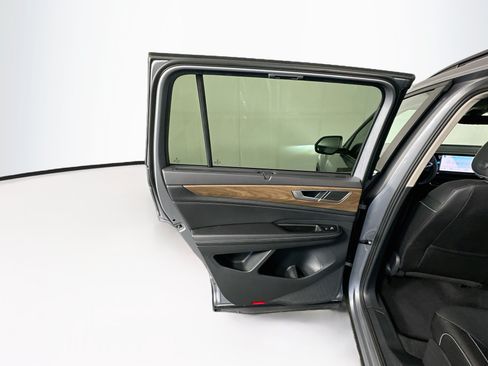 Used 2026 Volkswagen Atlas SE FWD image 25