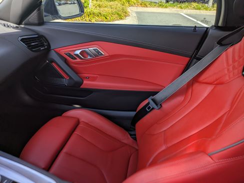 Used 2022 BMW Z4 M40i w/ Premium Package image 19