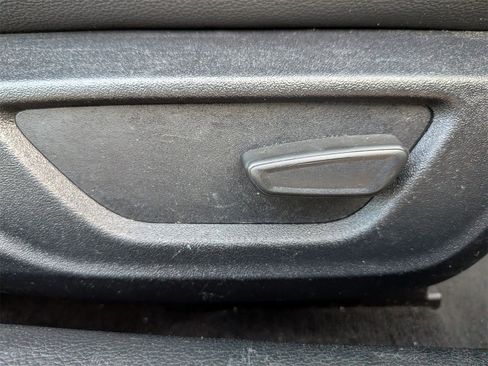 Used 2022 Ford Mustang Premium image 33