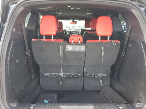 Used 2021 Chrysler Pacifica Limited w/ Uconnect Theater Family Group image 17