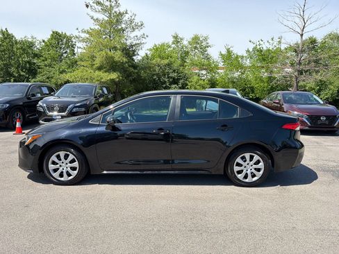 Used 2025 Toyota Corolla LE FWD image 2