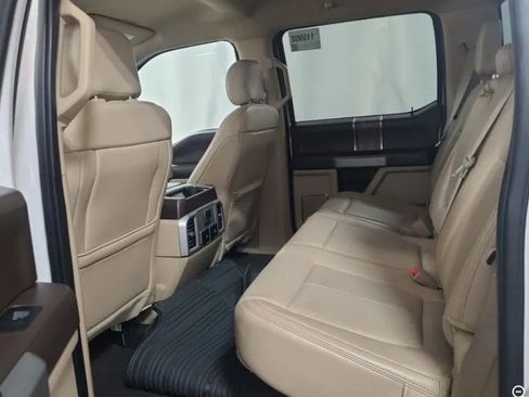 Used 2019 Ford F150 Lariat w/ Equipment Group 502A Luxury AWD/4WD image 9