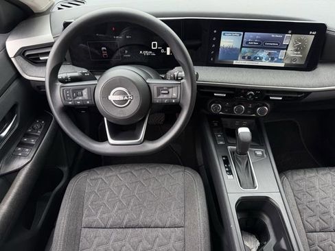 Used 2025 Nissan Kicks SV FWD image 11