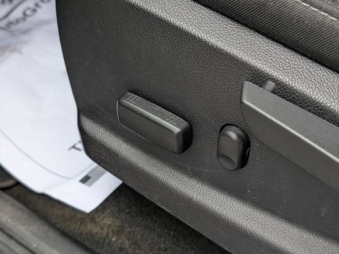 Used 2018 GMC Canyon SLE w/ SLE Convenience Package image 29