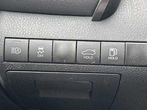 Used 2024 Toyota Camry SE image 40