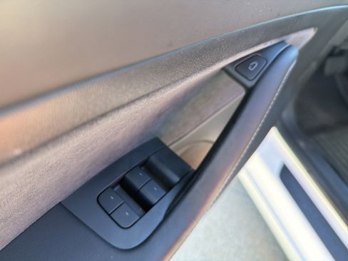 Used 2021 Tesla Model 3 Standard Range Plus image 15