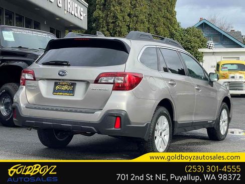 Used 2018 Subaru Outback 2.5i Premium image 4