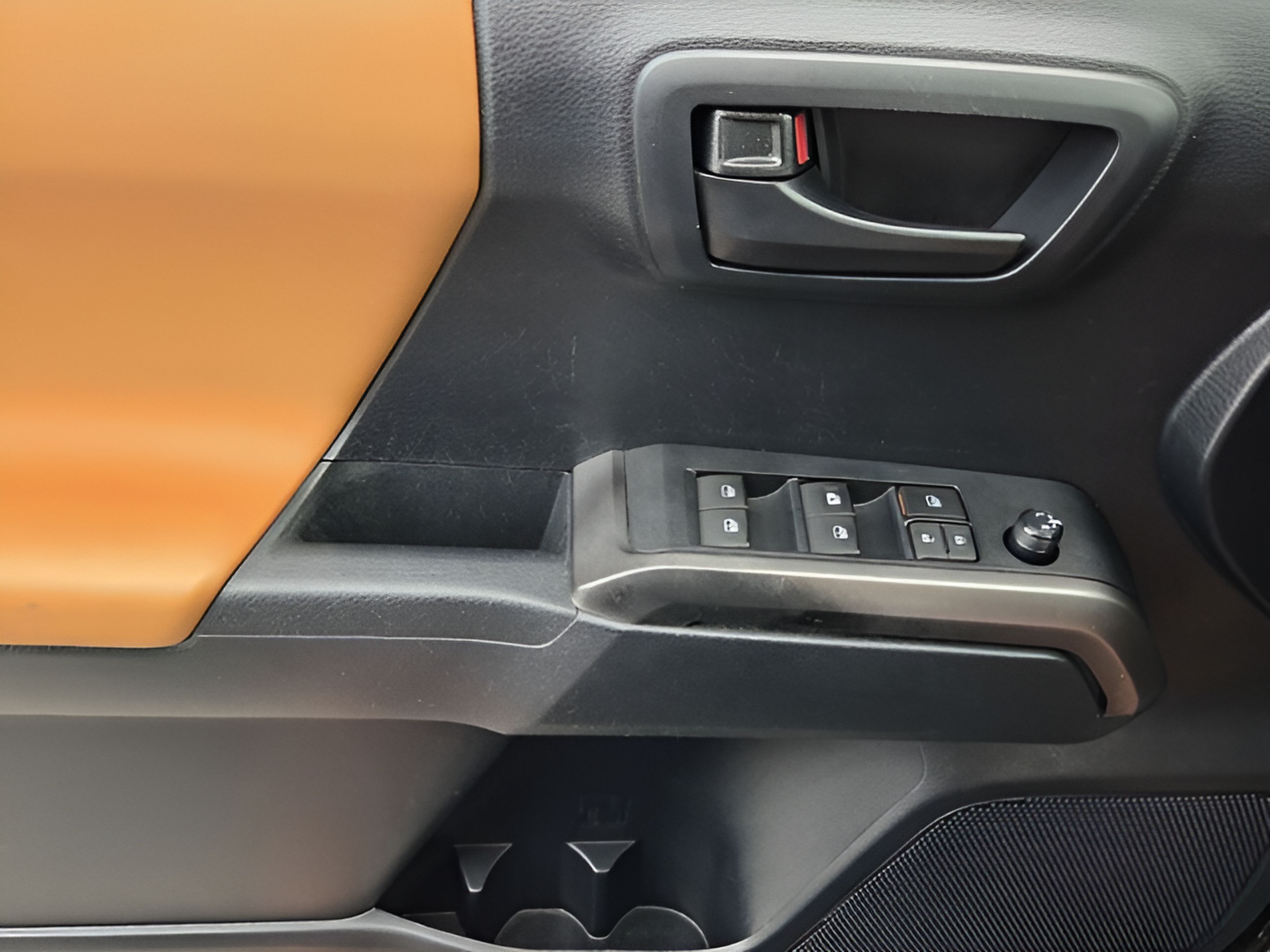 Used 2019 Toyota Tacoma SR5 RWD image 32