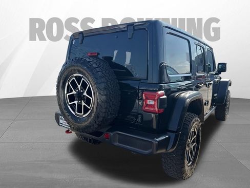 Used 2025 Jeep Wrangler Unlimited Rubicon w/ Convenience Group AWD/4WD image 4