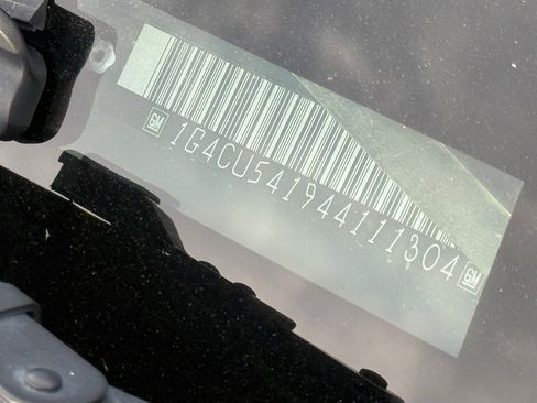 Used 2004 Buick Park Avenue Ultra w/ Ultra Luxury Package image 8