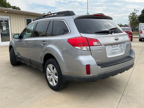Used 2010 Subaru Outback 2.5i Premium image 7