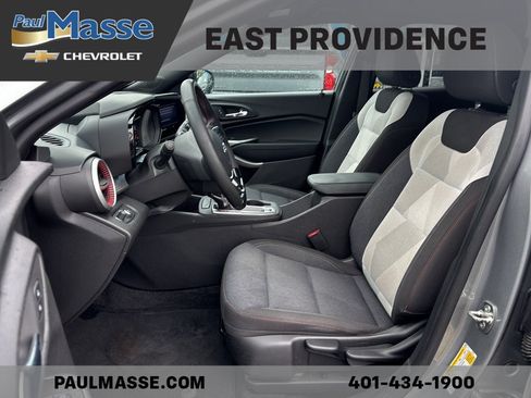 Certified 2024 Chevrolet Trax RS FWD image 11