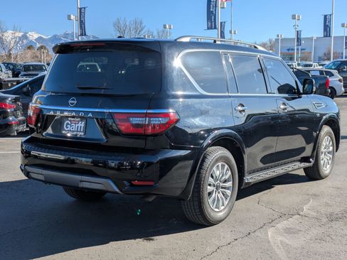 Used 2021 Nissan Armada SV image 3