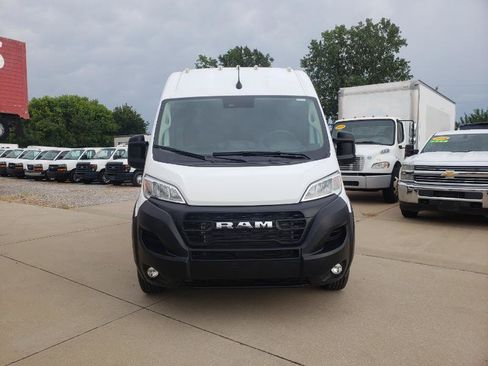 Used 2025 RAM ProMaster 2500 w/ Convenience Group FWD image 4